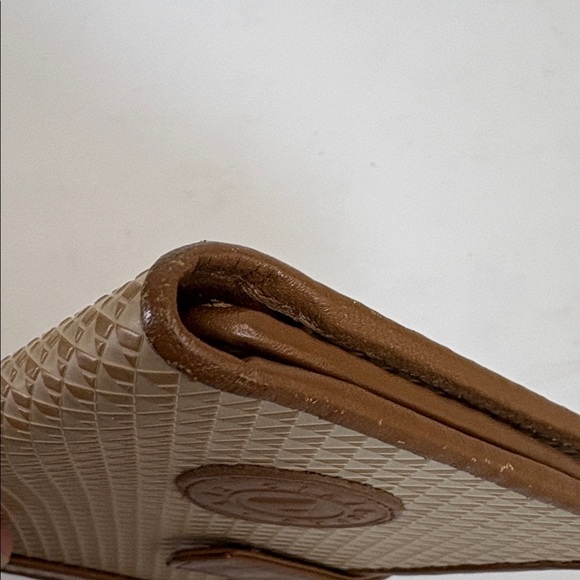 Vintage Liz Claiborne tan and beige pocketbook checkbook snap close wallet - Picture 13 of 16